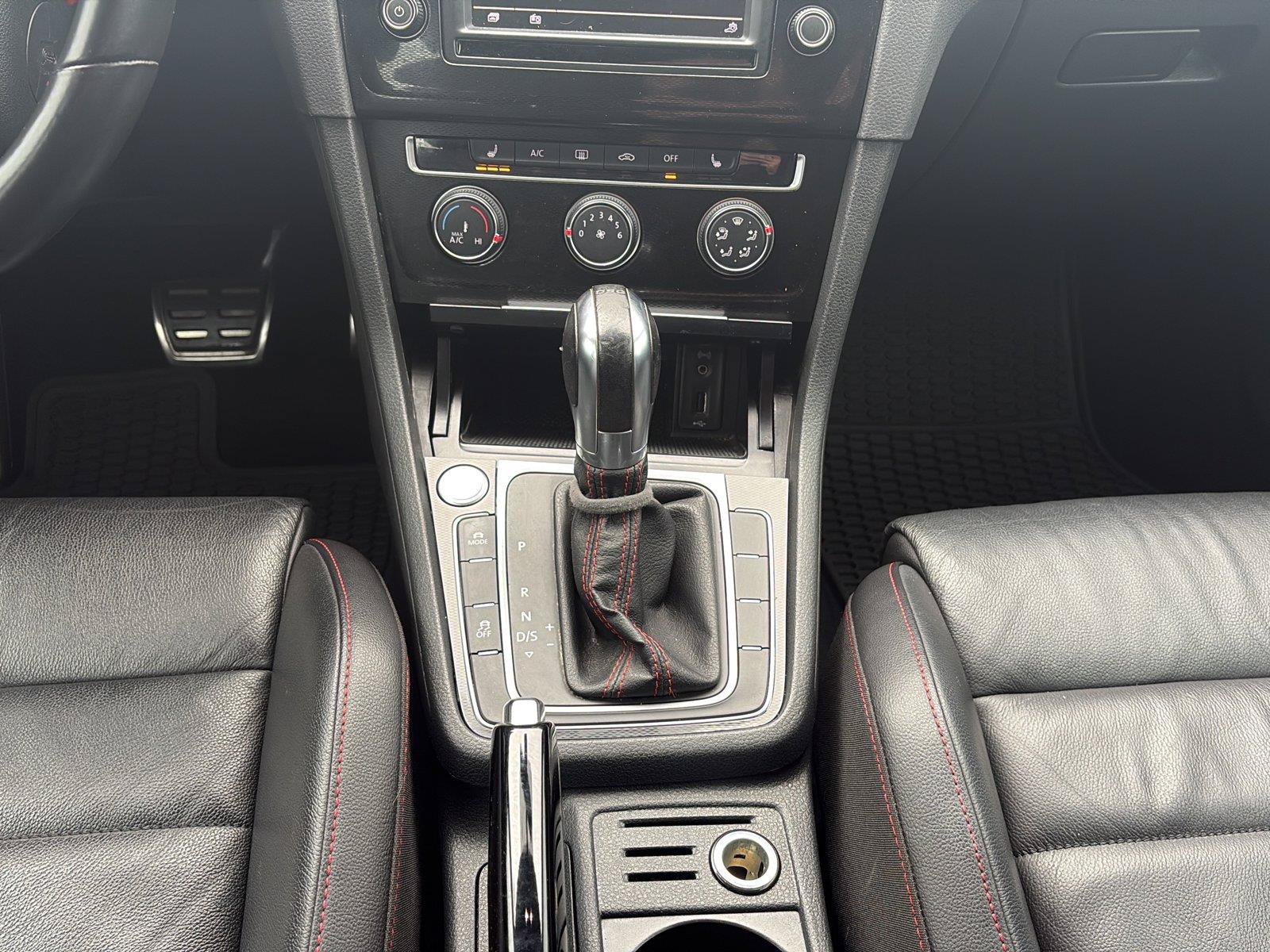 Used 2017 Volkswagen GTI SE FWD image 13