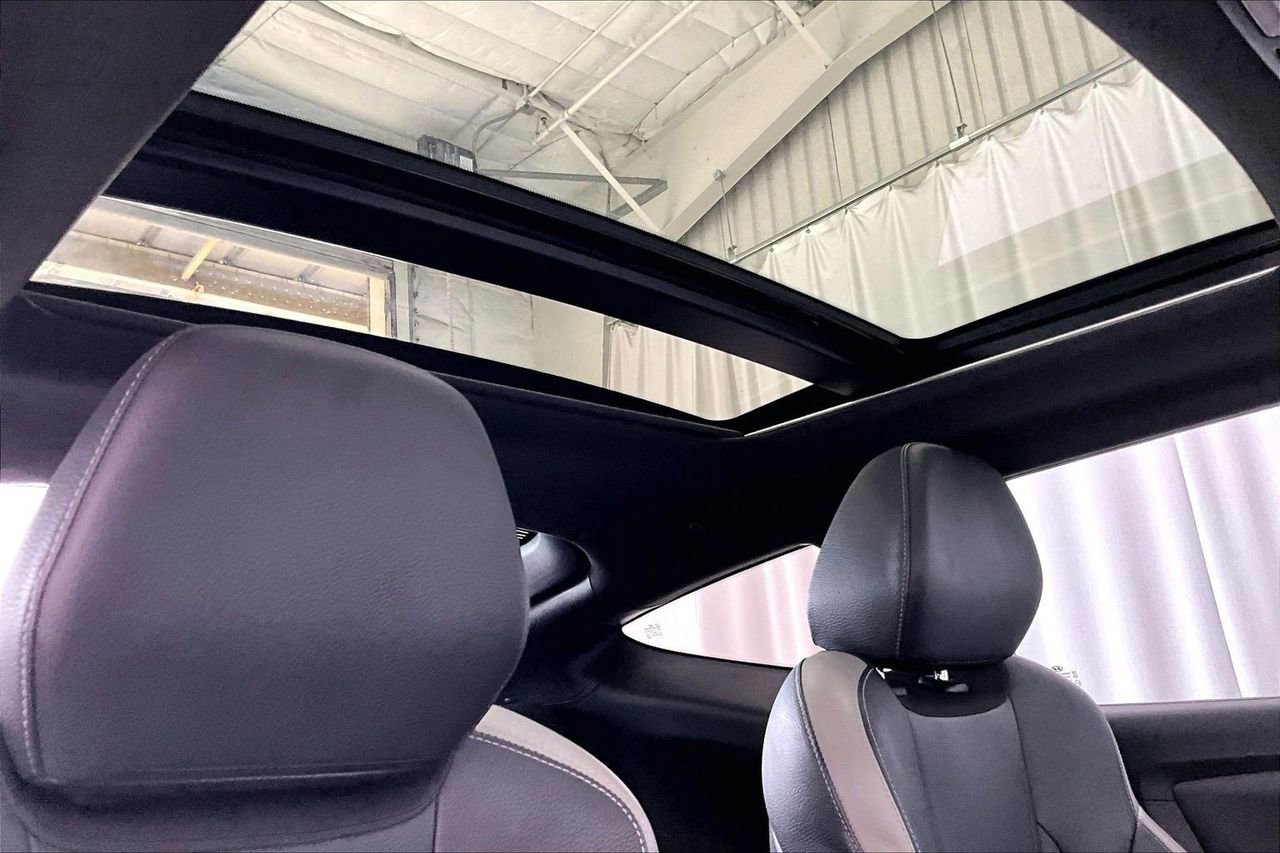 Used 2016 Hyundai Veloster Turbo w/ Option Group 04 image 26