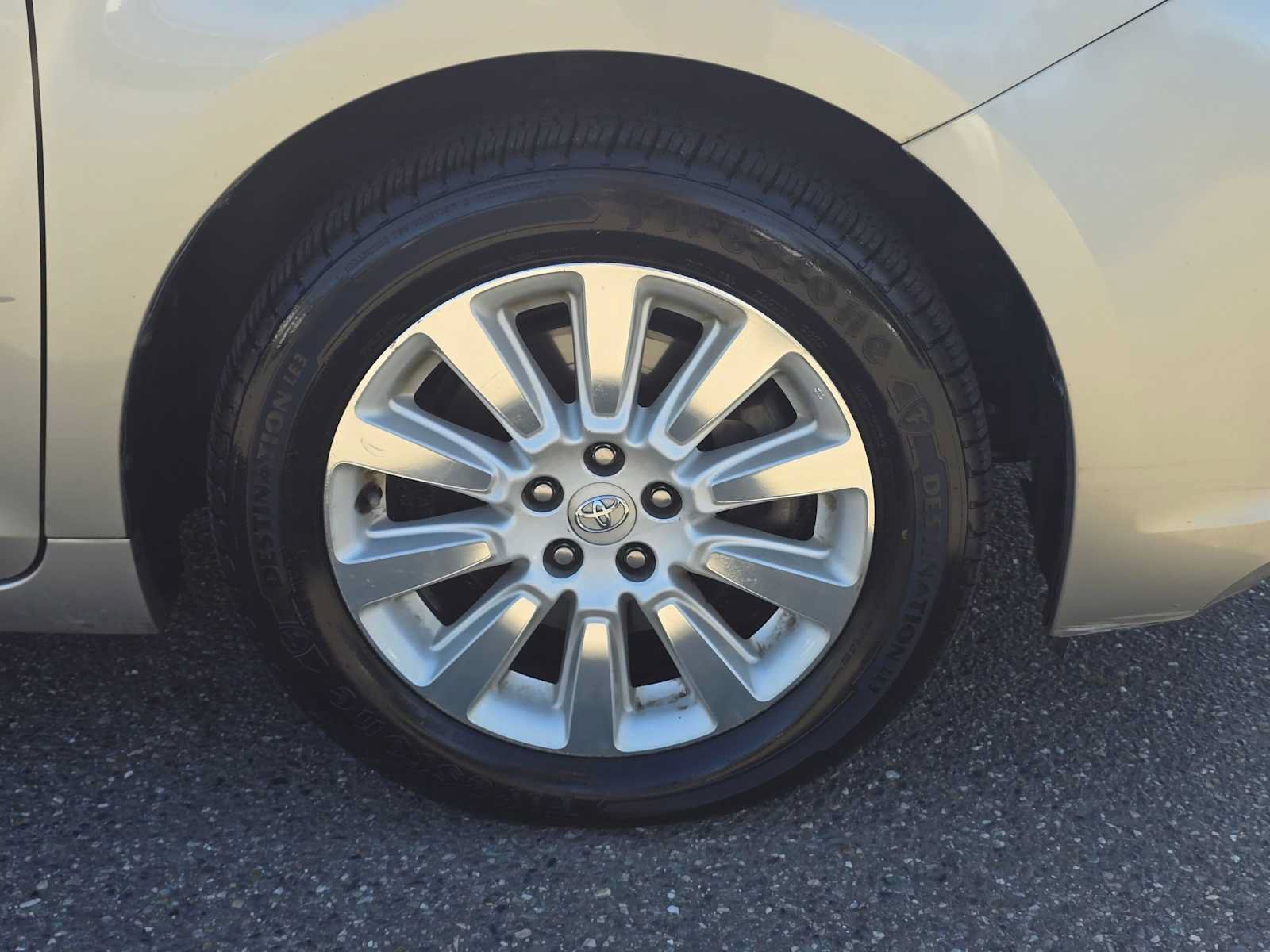 Used 2015 Toyota Sienna Limited AWD/4WD image 9