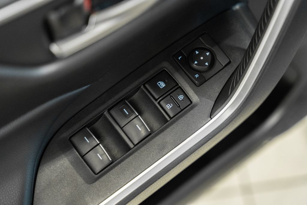 Certified 2025 Toyota RAV4 XLE AWD/4WD image 36