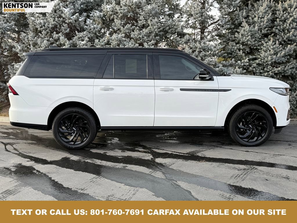 Used 2025 Lincoln Navigator L Reserve image 11