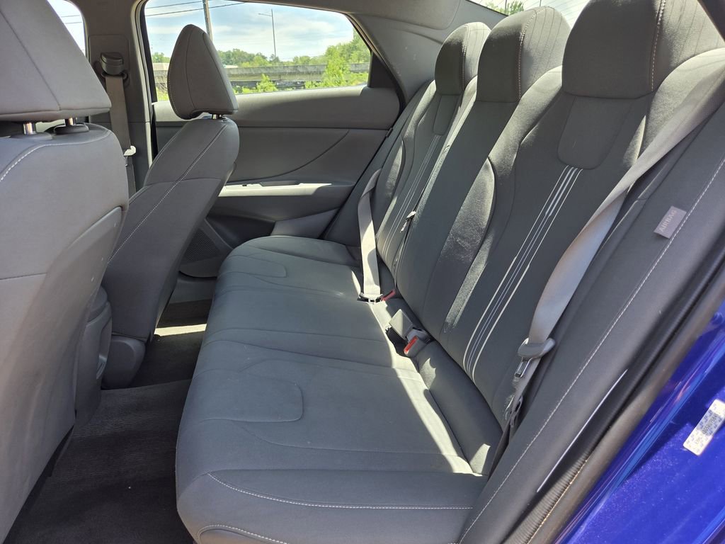 Used 2024 Hyundai Elantra SEL FWD image 18