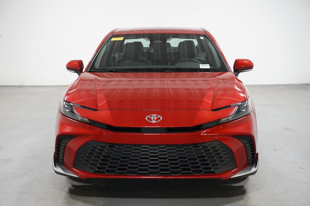 Used 2025 Toyota Camry SE FWD image 2