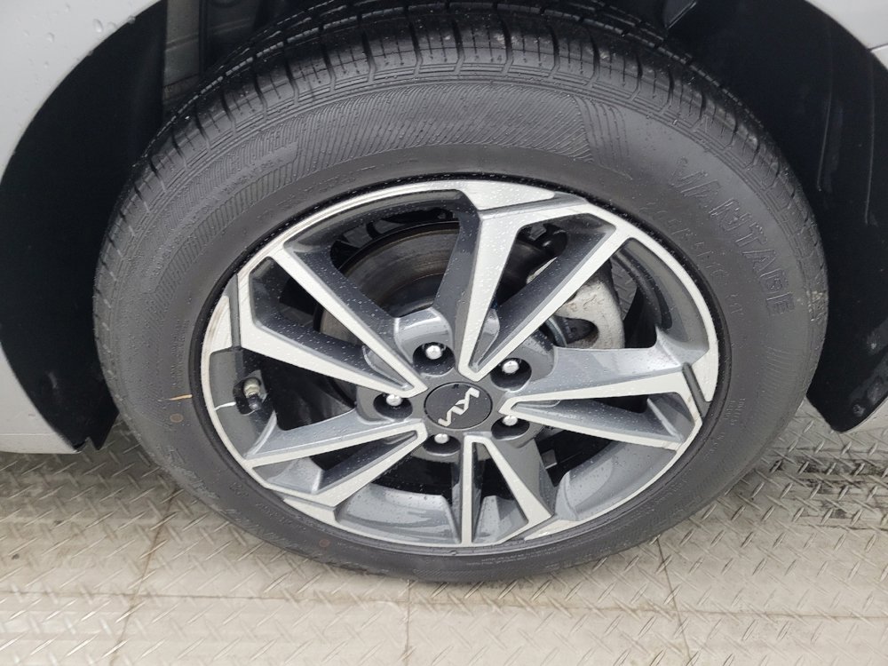 Used 2024 Kia Forte LXS image 31