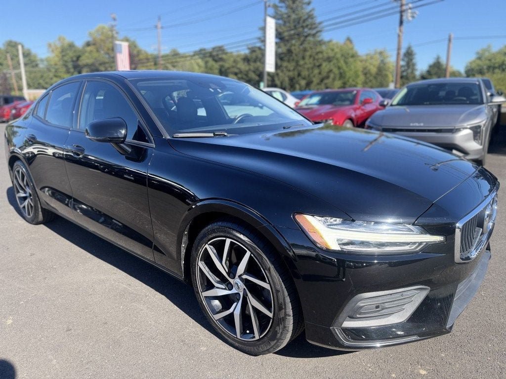 Used 2020 Volvo S60 T6 Momentum AWD/4WD image 2