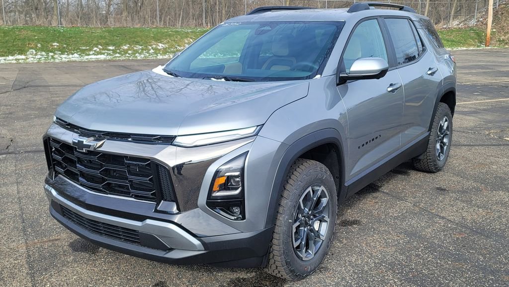 New 2026 Chevrolet Equinox ACTIV w/ Convenience Package III FWD image 3