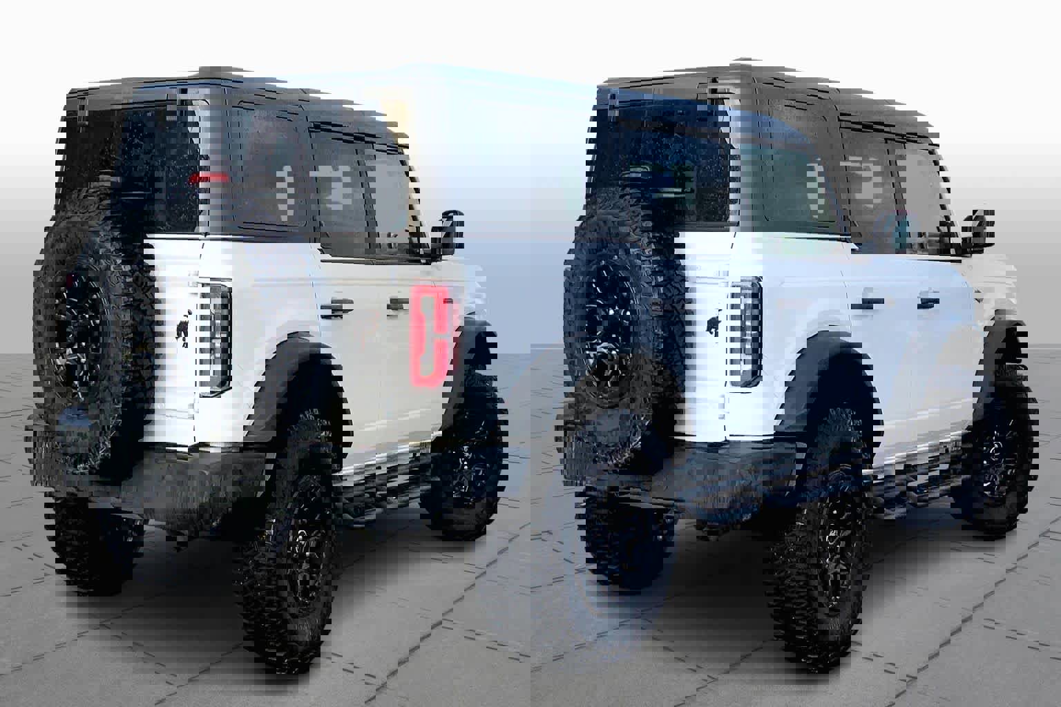 Used 2023 Ford Bronco Wildtrak image 12