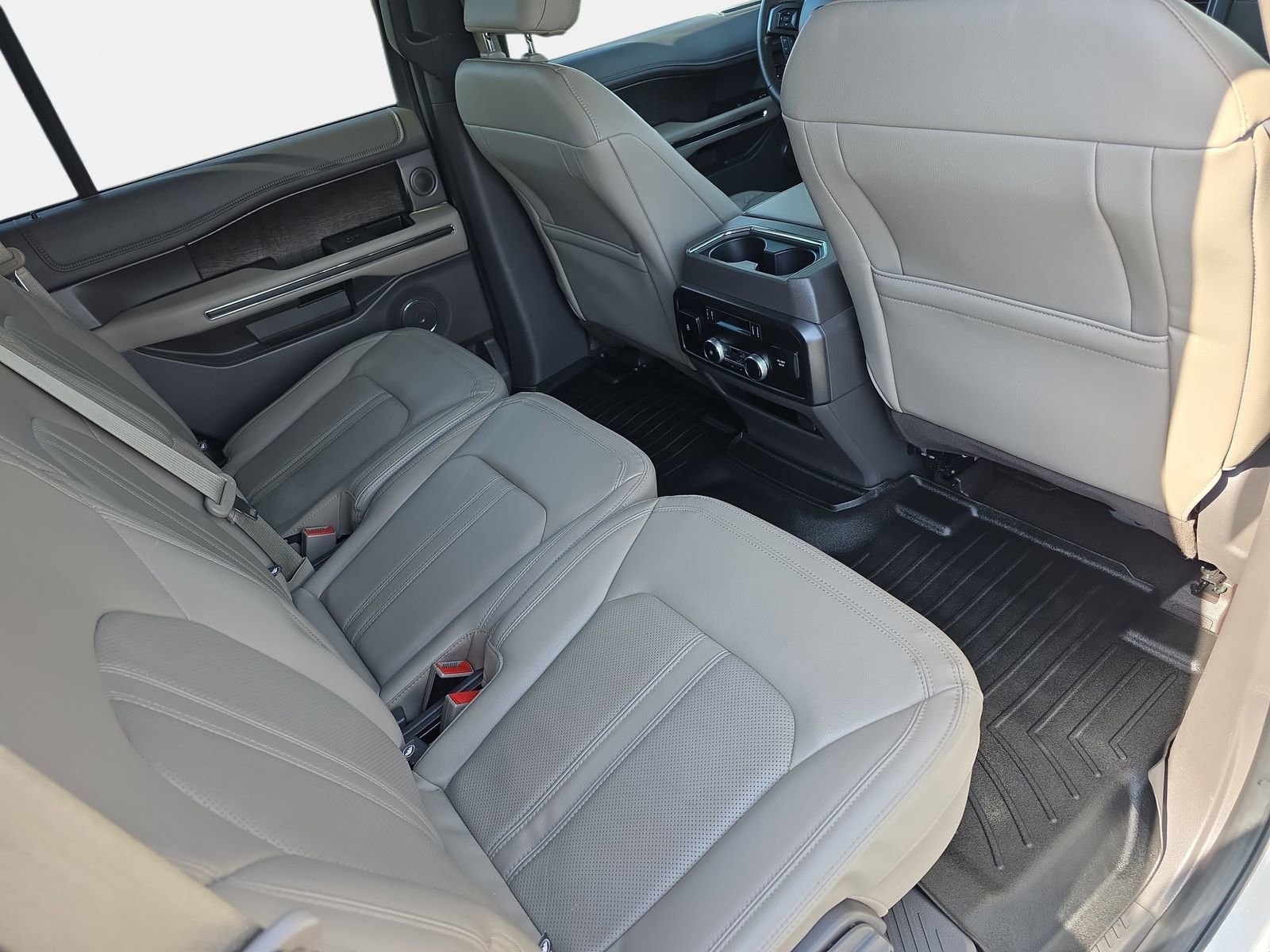 Used 2021 Ford Expedition Limited image 11