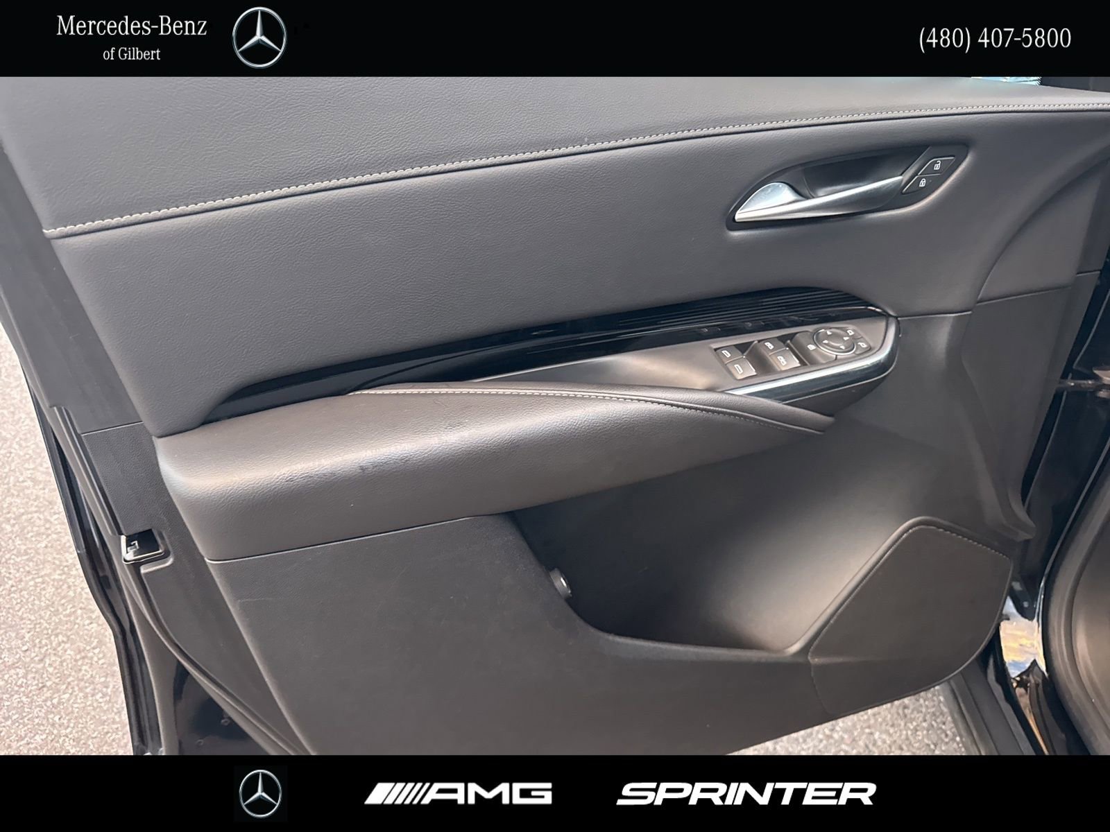 Used 2024 Cadillac XT4 Luxury w/ Cold Weather Package image 11