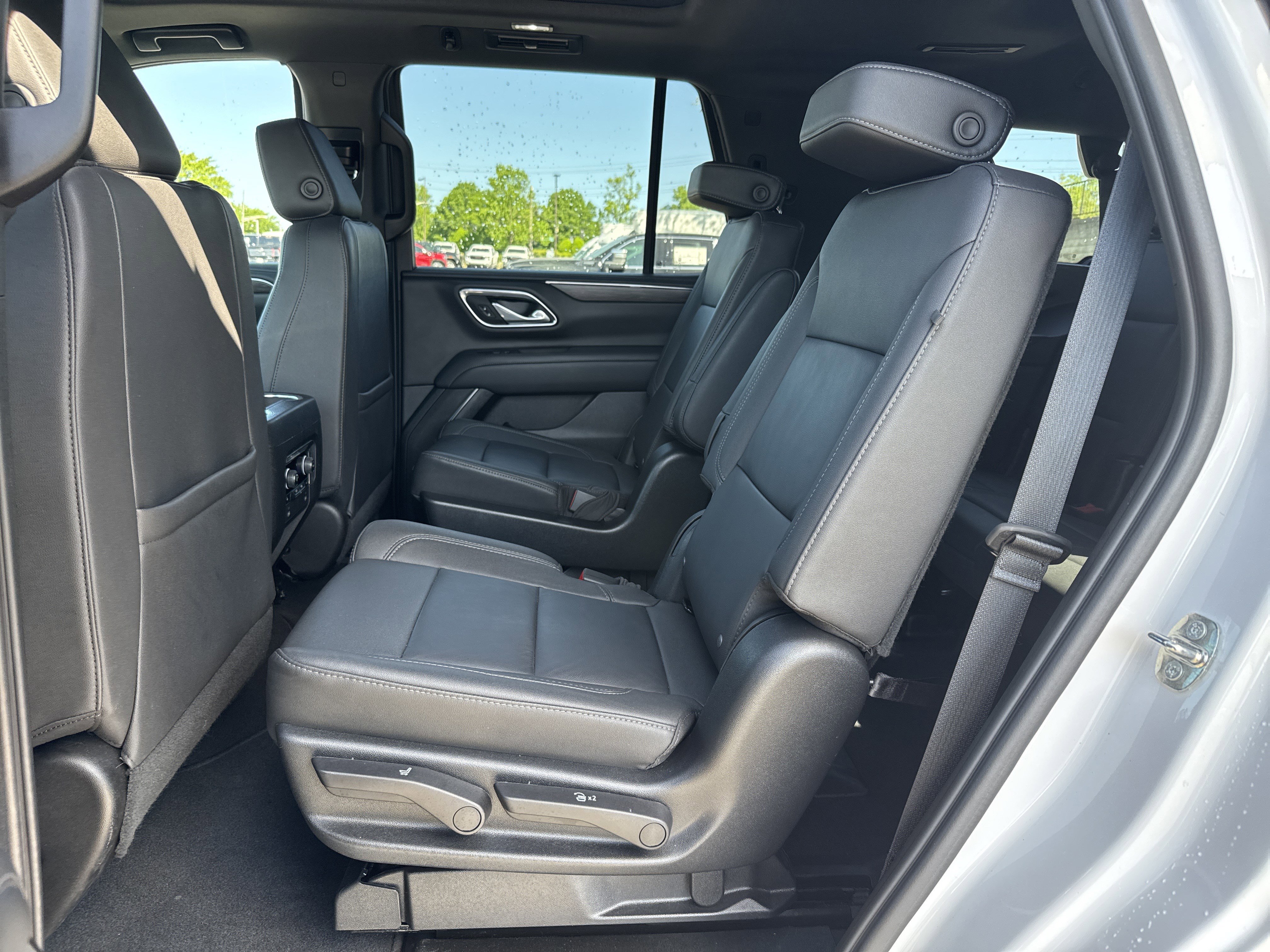 Used 2023 Chevrolet Tahoe LT w/ LT Signature Package image 31