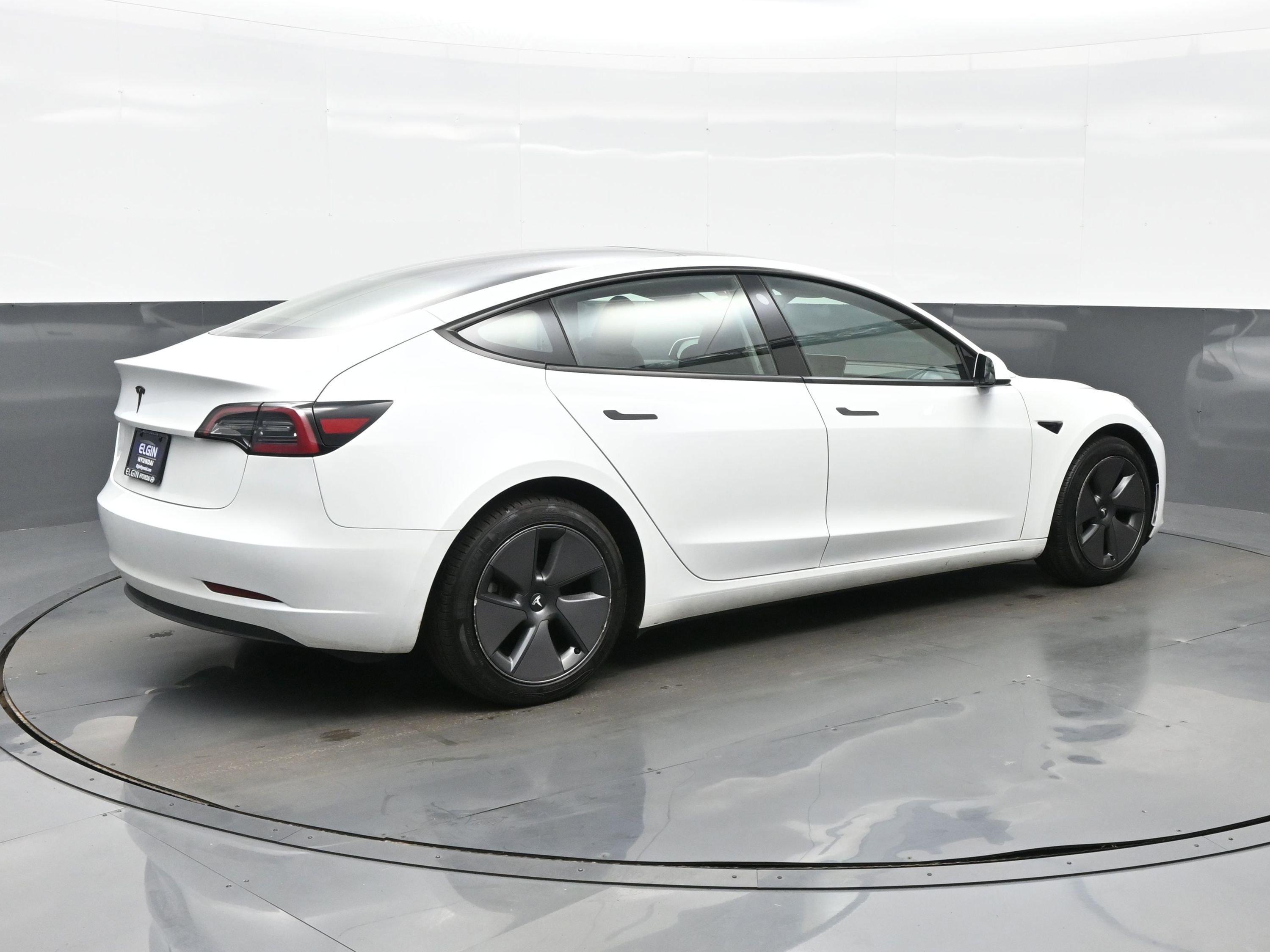 Used 2023 Tesla Model 3 Standard Range image 6