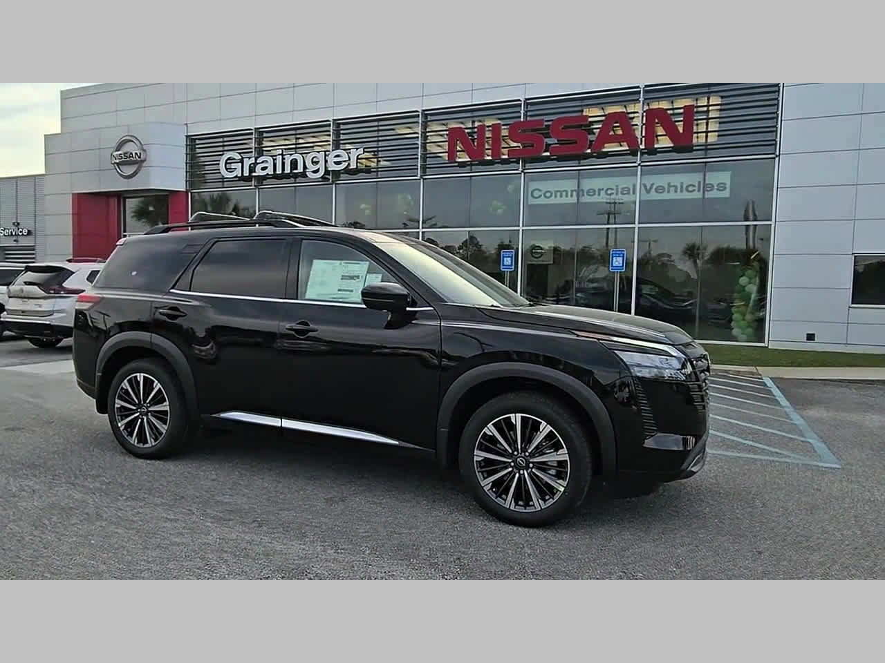 New 2026 Nissan Pathfinder Platinum FWD image 36