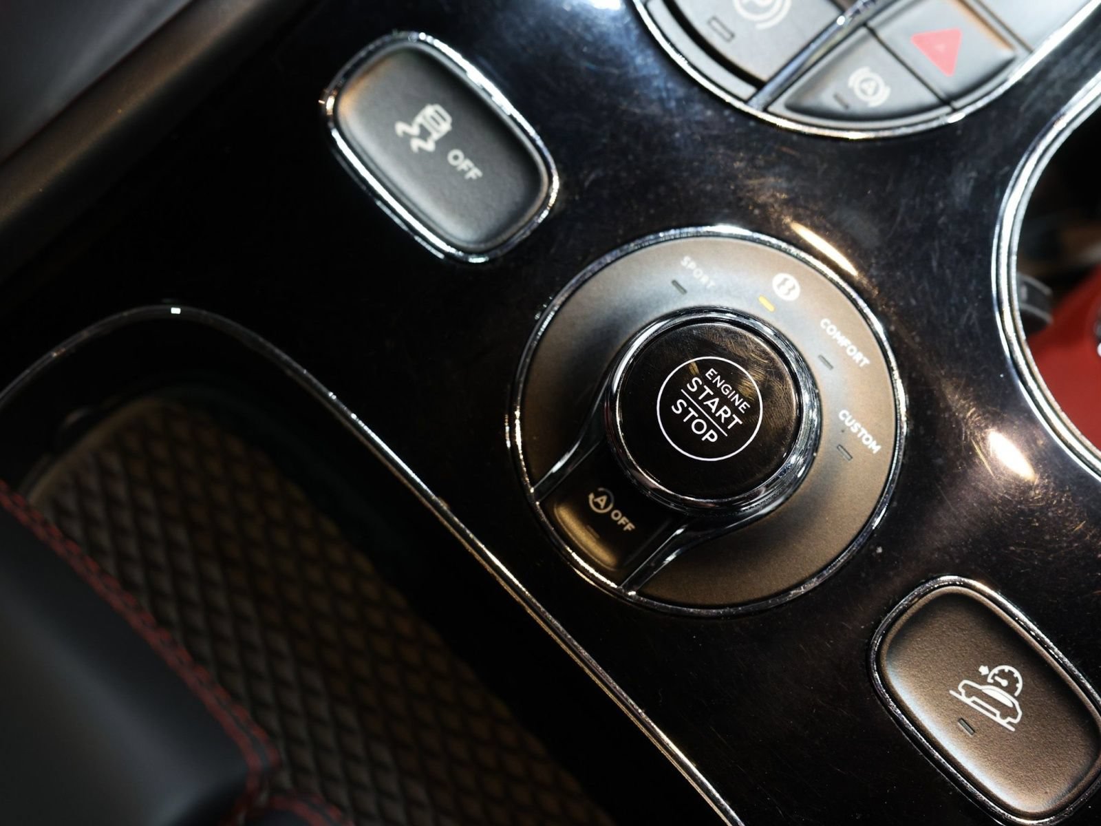 Used 2022 Bentley Bentayga AWD/4WD image 19