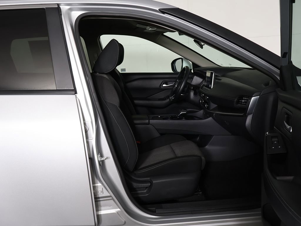 Used 2024 Nissan Rogue SV FWD image 27