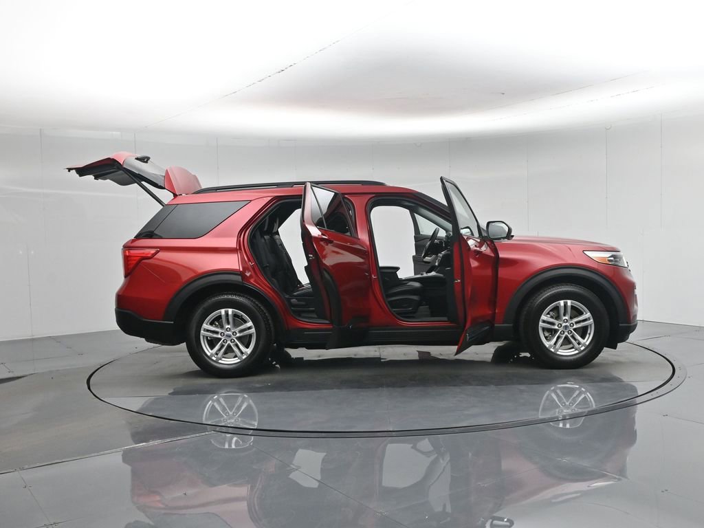 Certified 2020 Ford Explorer XLT w/ Equipment Group 202A image 5