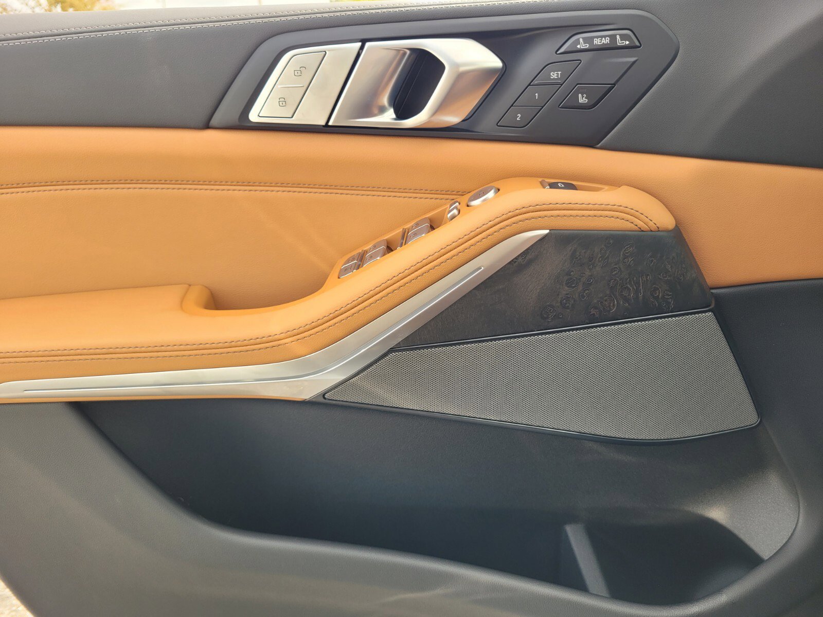 New 2026 BMW X7 xDrive40i w/ Premium Package image 21