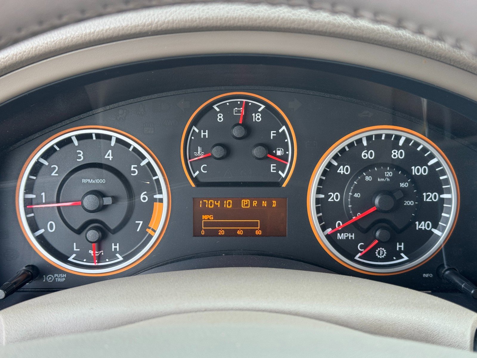 Used 2013 Nissan Armada SV image 17