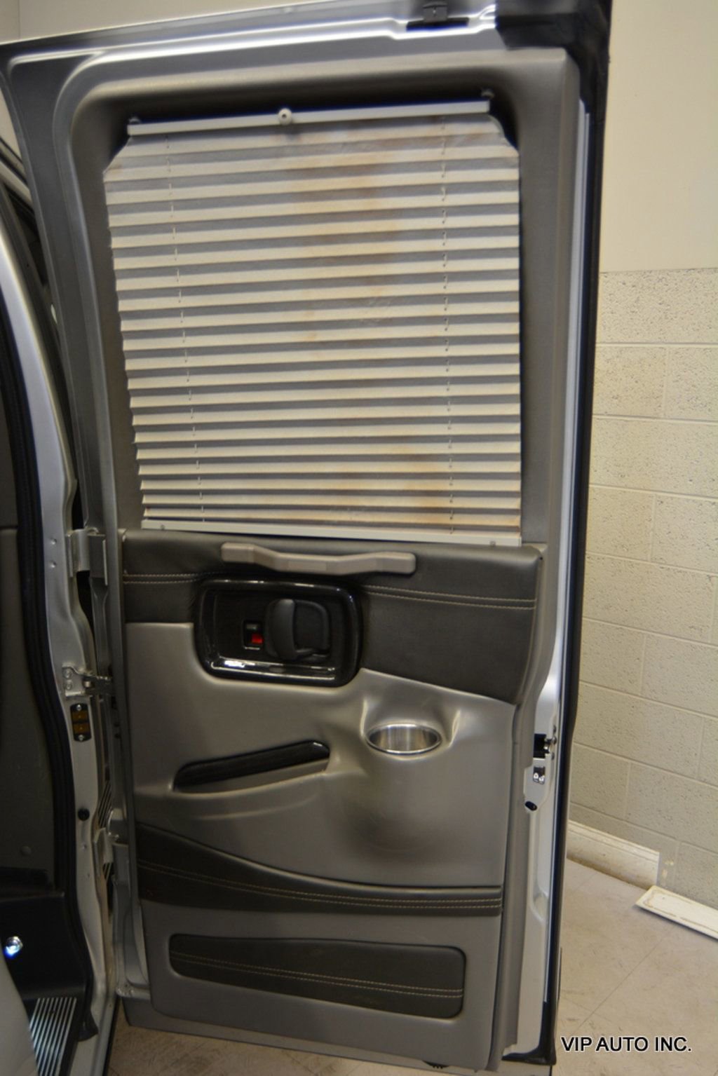 Used 2020 GMC Savana 2500 Extended w/ Enhanced Convenience Package image 8