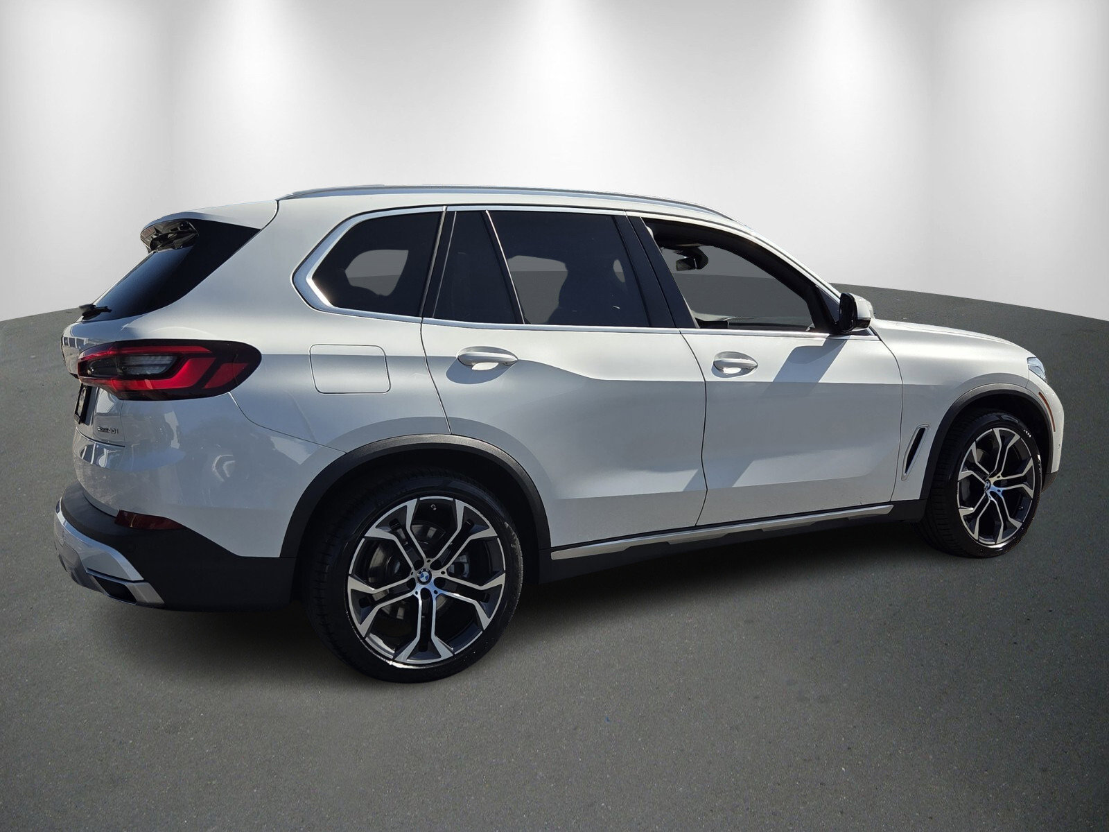 Used 2022 BMW X5 sDrive40i w/ Premium Package image 7