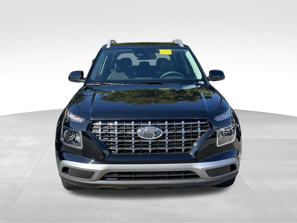 New 2026 Hyundai Venue SEL FWD image 2