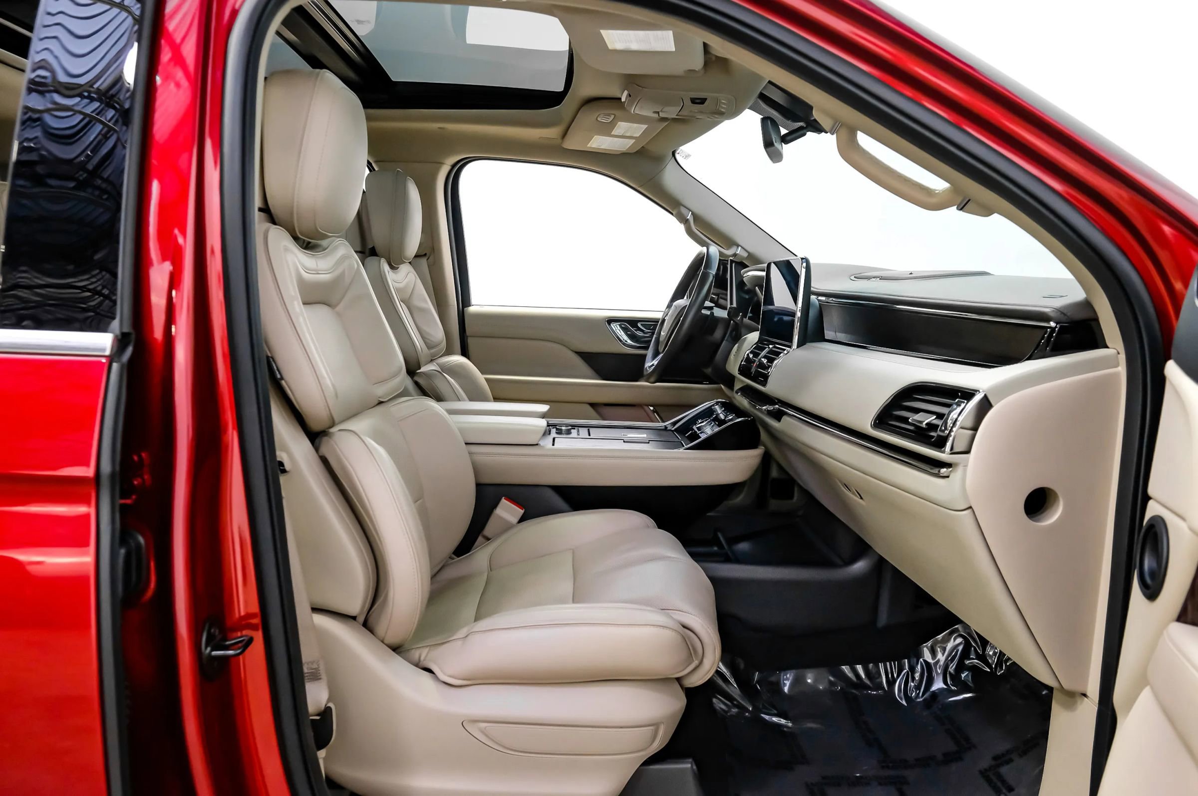 Used 2019 Lincoln Navigator Select image 28