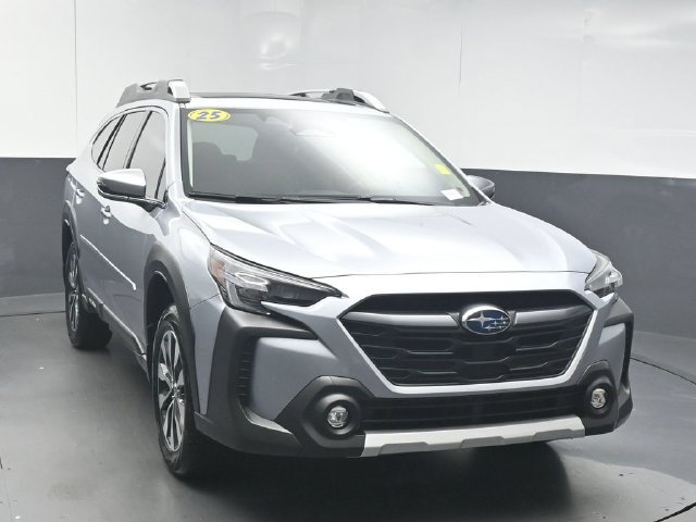 Used 2025 Subaru Outback Touring w/ Popular Package #2 AWD/4WD image 2