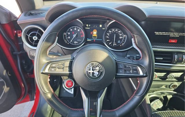 Used 2021 Alfa Romeo Stelvio Quadrifoglio image 11