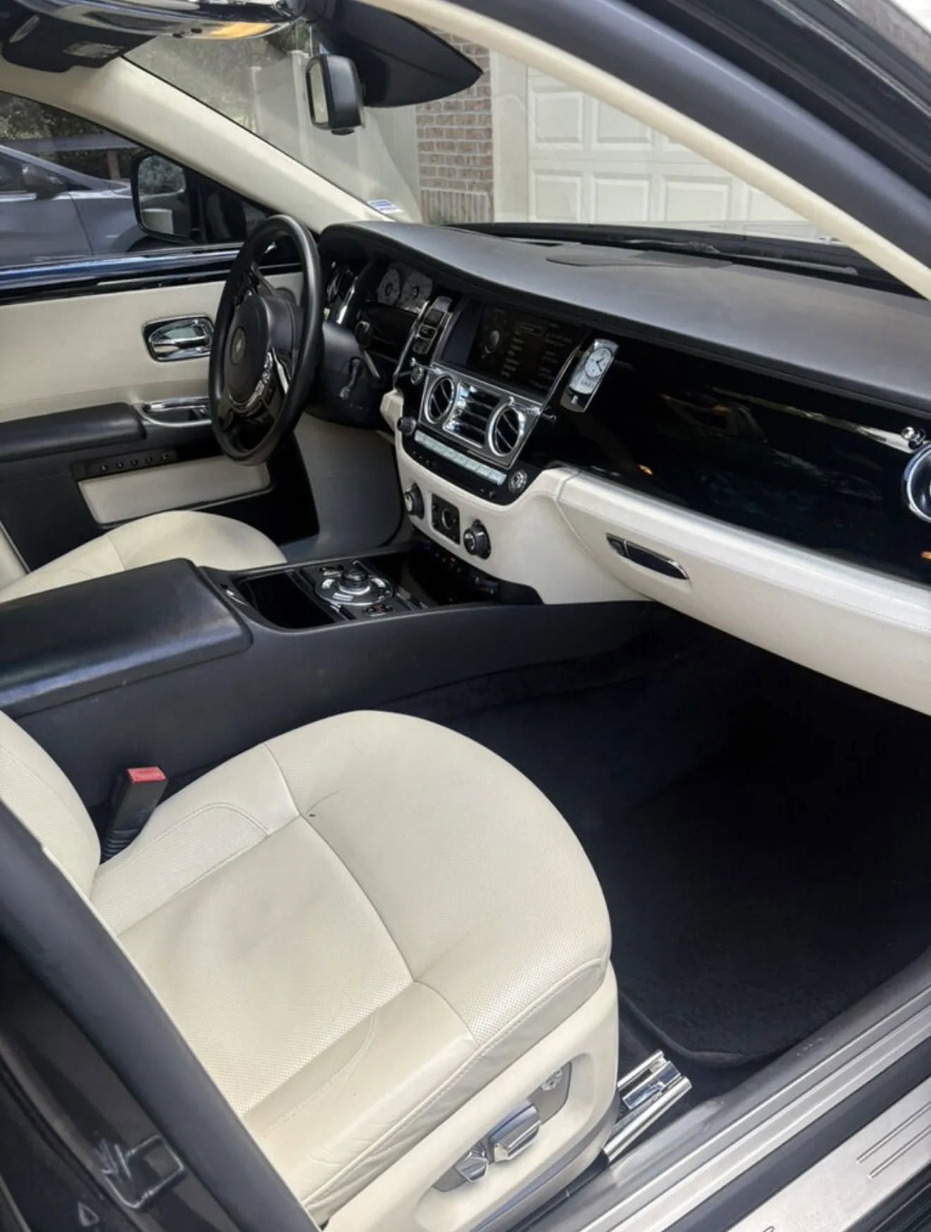 Used 2011 Rolls-Royce Ghost image 6