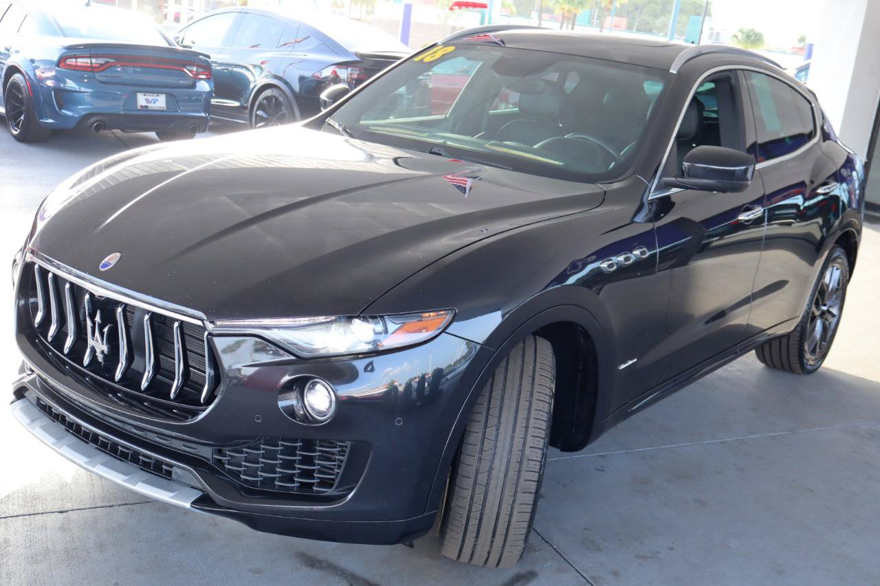 Used 2018 Maserati Levante GranLusso AWD/4WD image 9