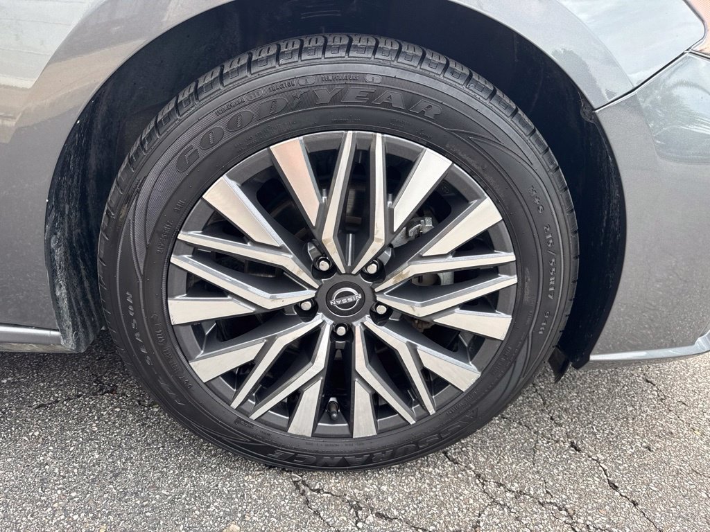 Used 2024 Nissan Altima 2.5 SV FWD image 48