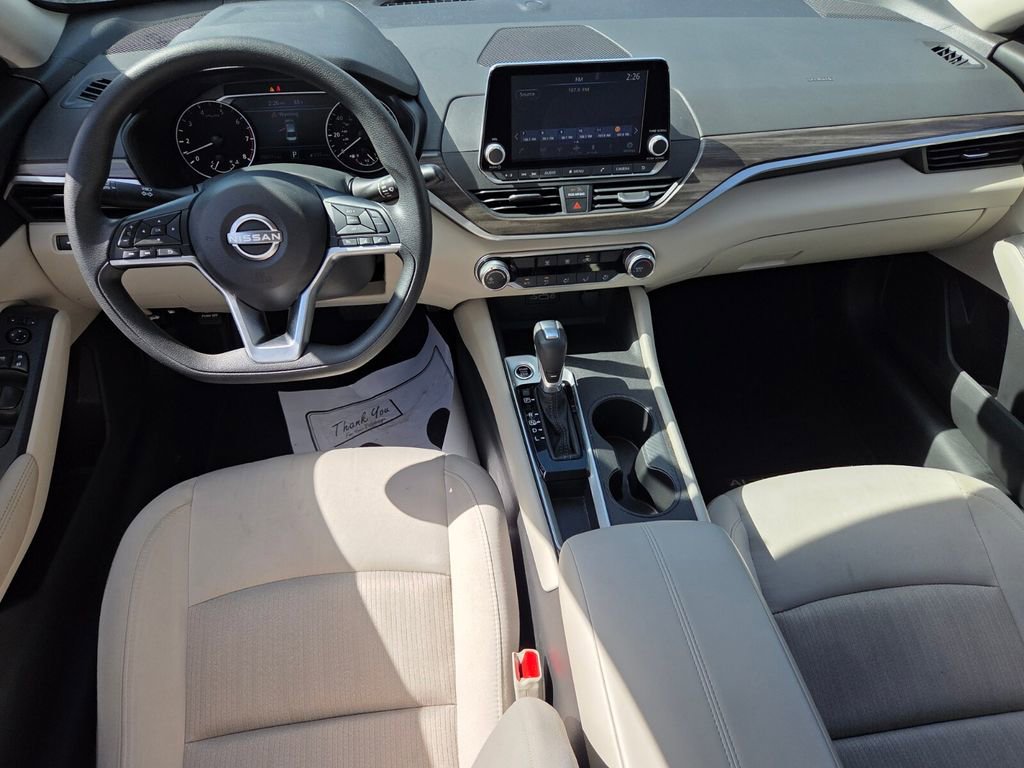 Used 2025 Nissan Altima 2.5 SV image 8