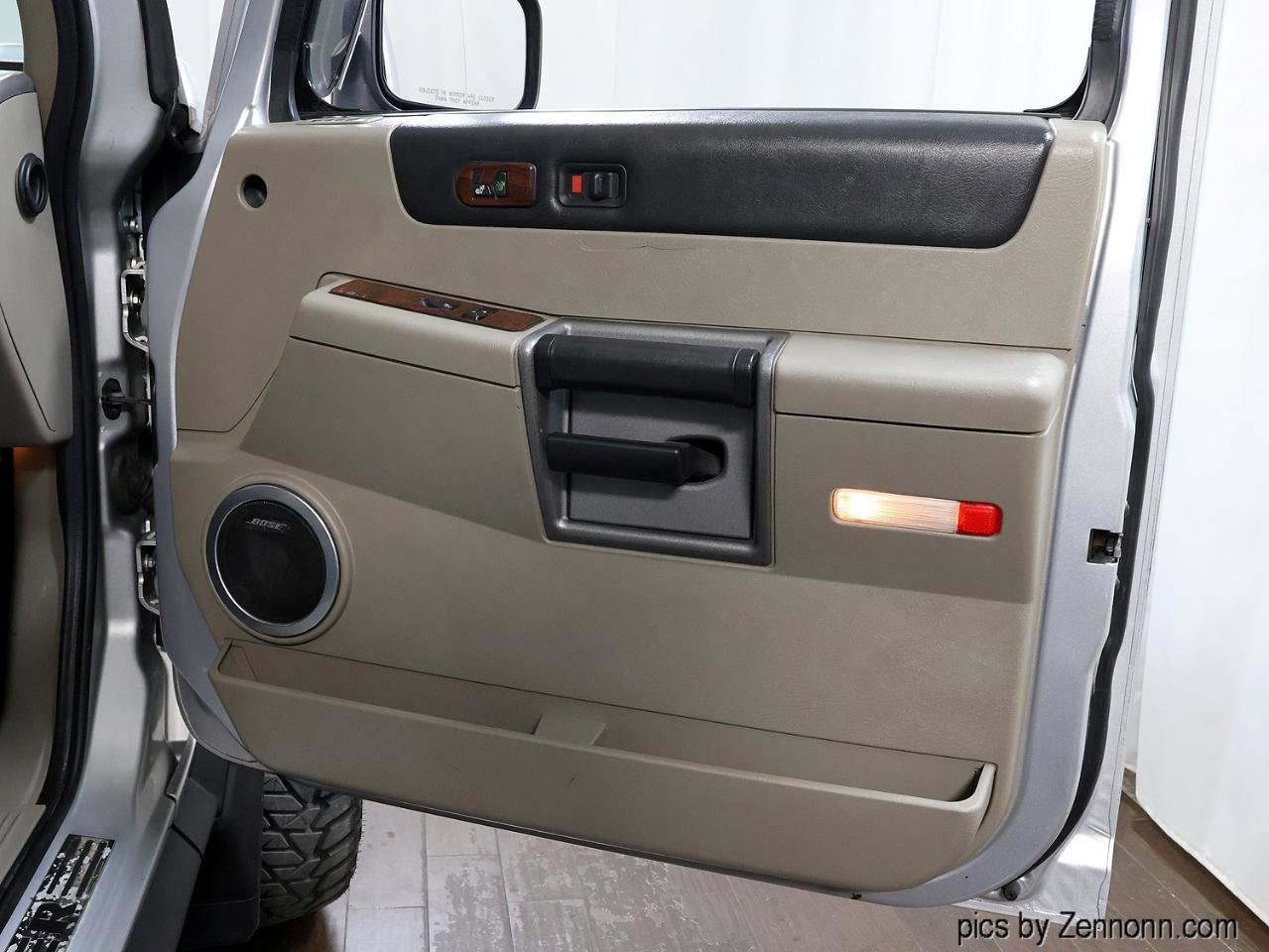 Used 2003 HUMMER H2 w/ Preferred Equipment Group image 24