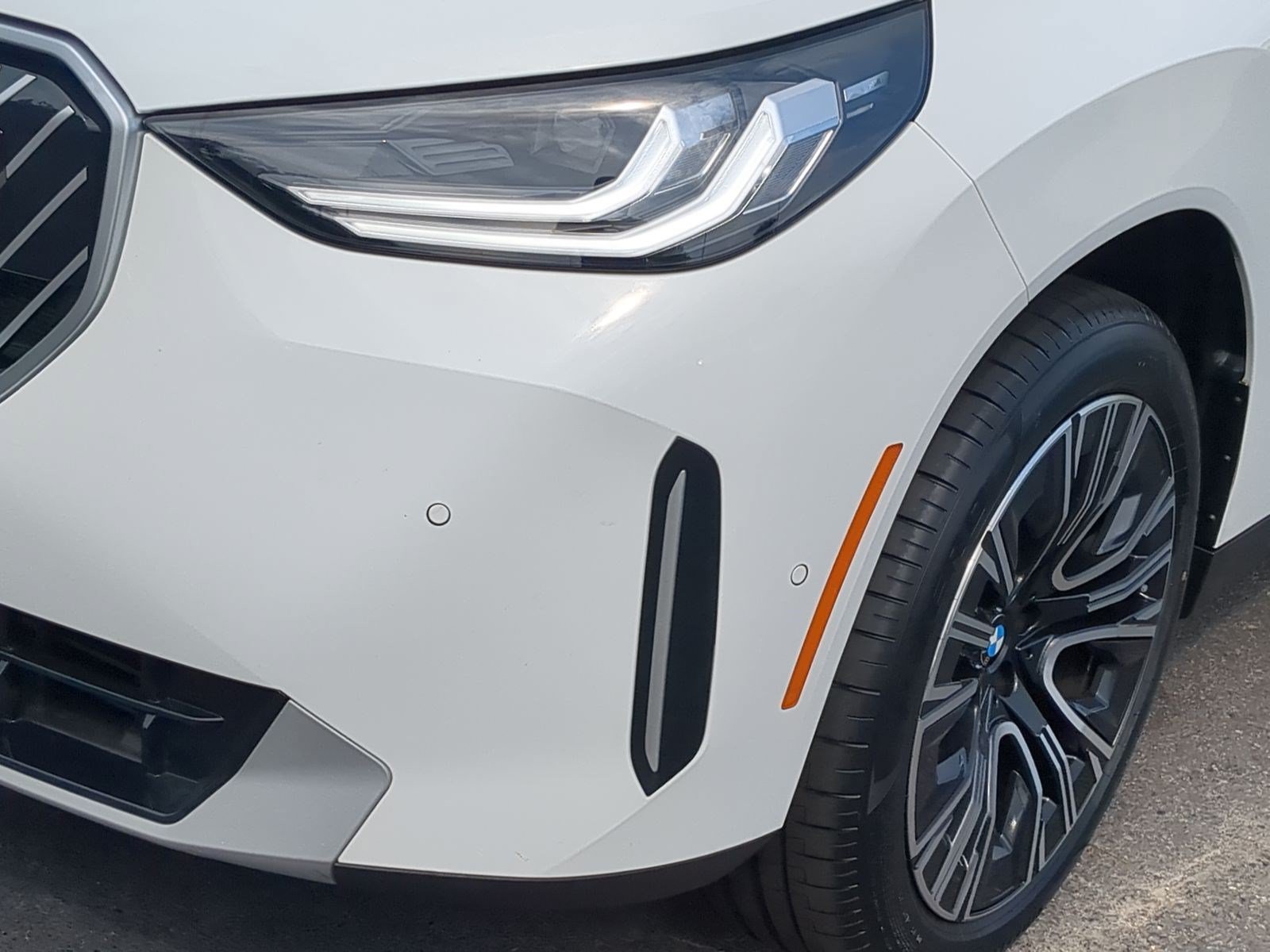 Certified 2025 BMW X3 xDrive30i w/ Premium Package AWD/4WD image 6