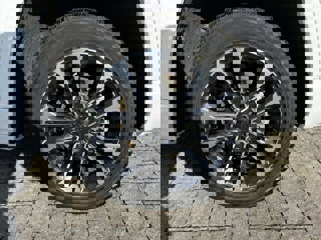 Used 2025 Jeep Grand Cherokee L Overland w/ Advanced Protech Group III image 39