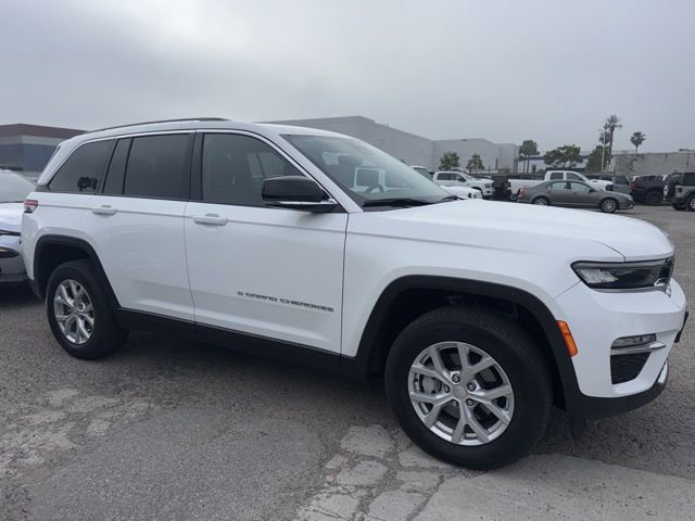 Used 2023 Jeep Grand Cherokee Limited image 4