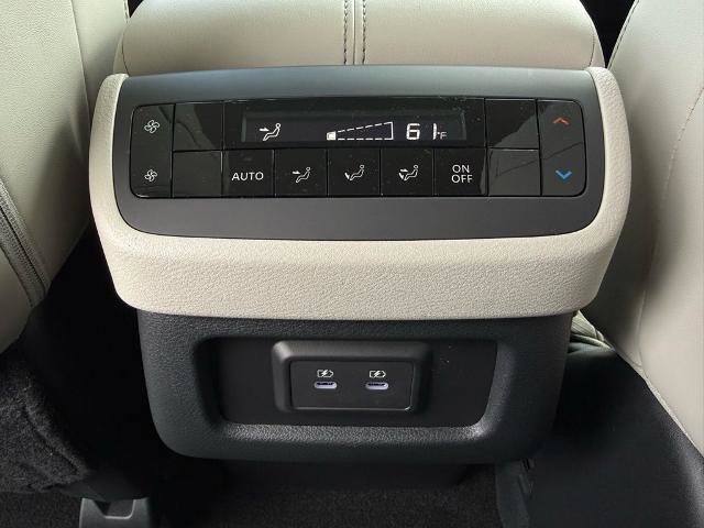 New 2026 Nissan Pathfinder SL image 12