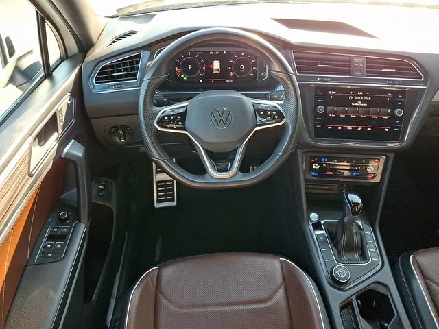 Used 2022 Volkswagen Tiguan SEL R-Line AWD/4WD image 12