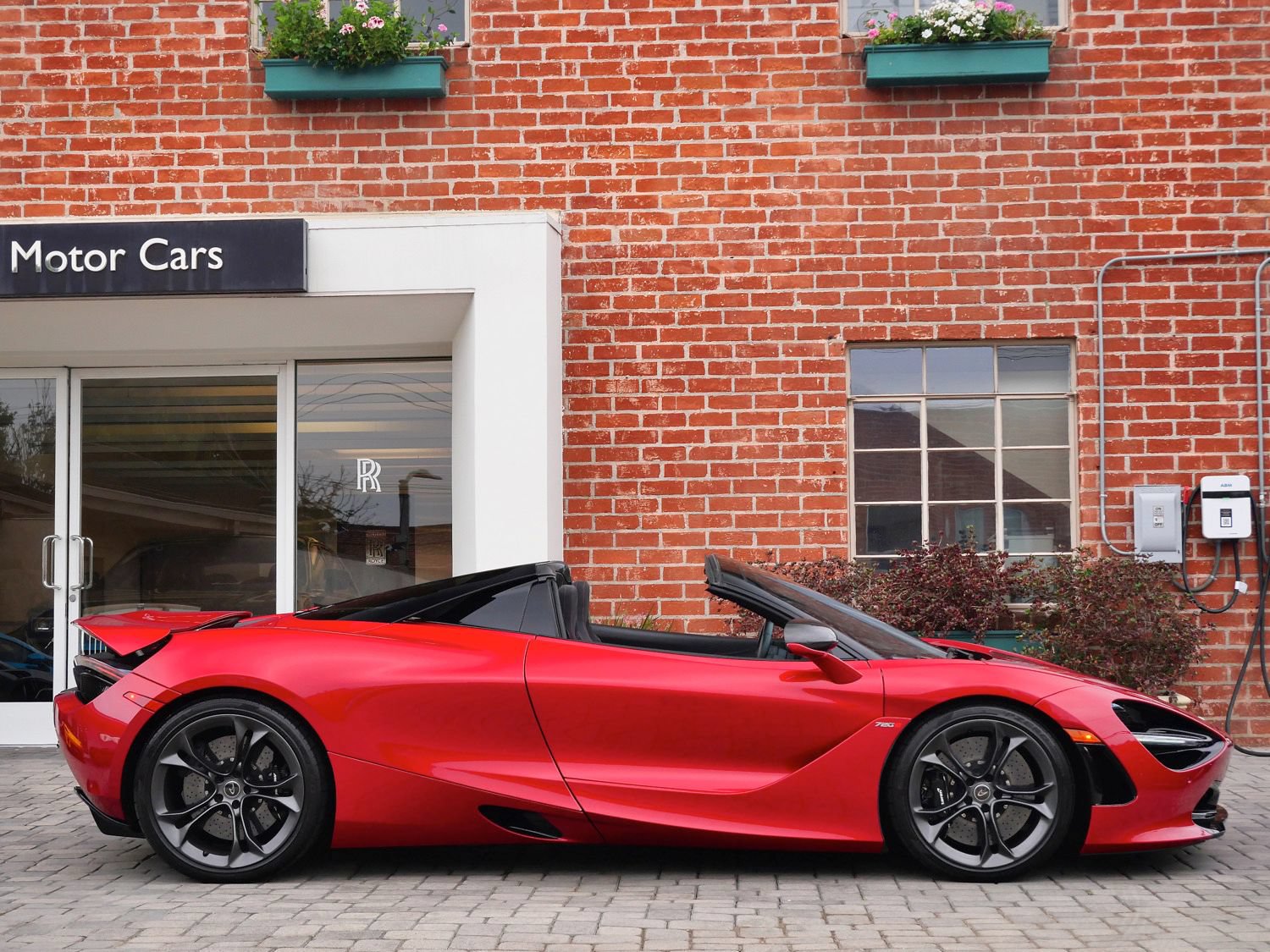 Used 2020 McLaren 720S Performance RWD image 3