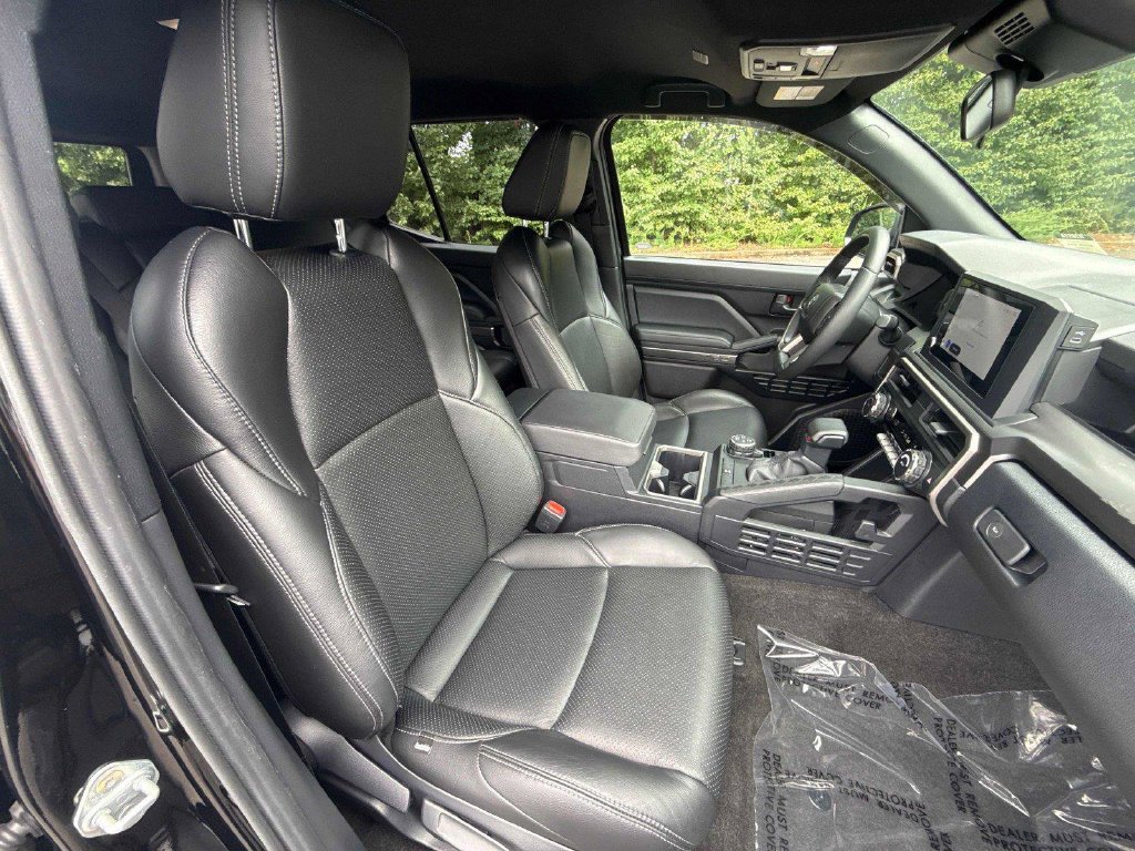 Used 2025 Toyota 4Runner TRD Off-Road AWD/4WD image 25