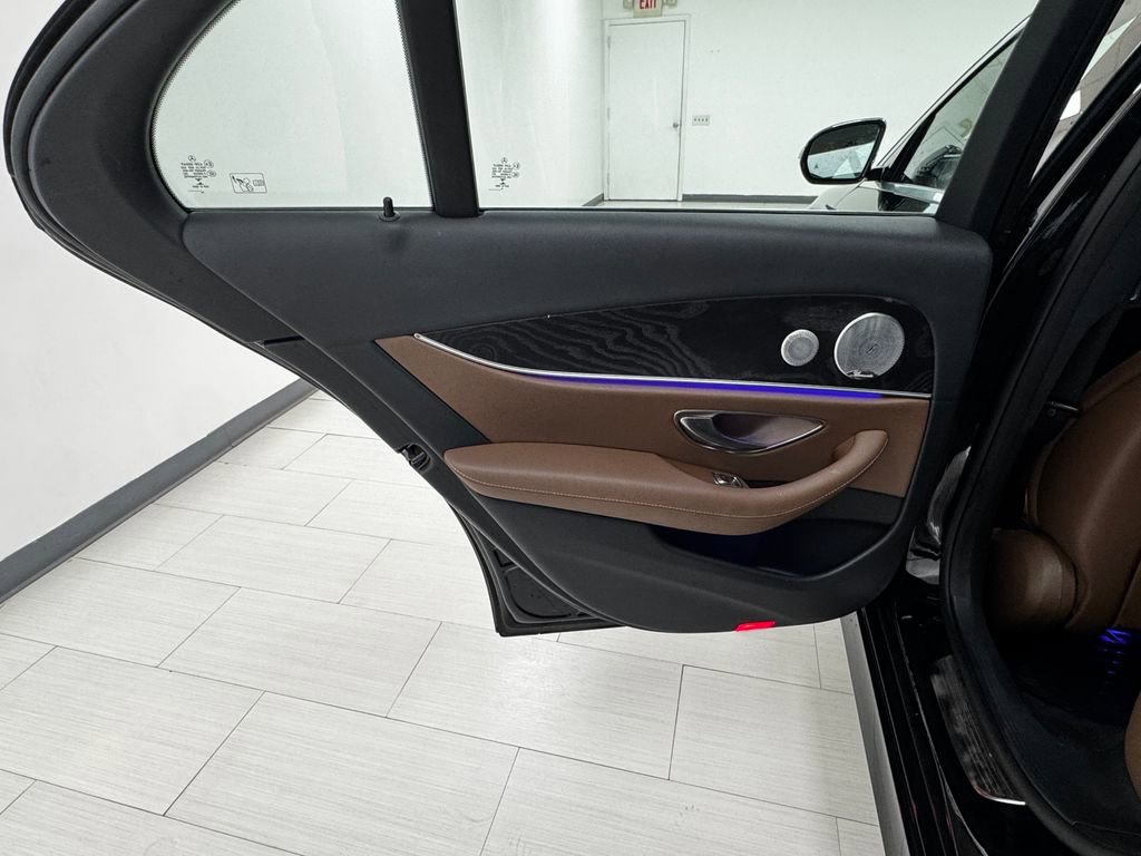 Used 2017 Mercedes-Benz E 300 4MATIC image 11