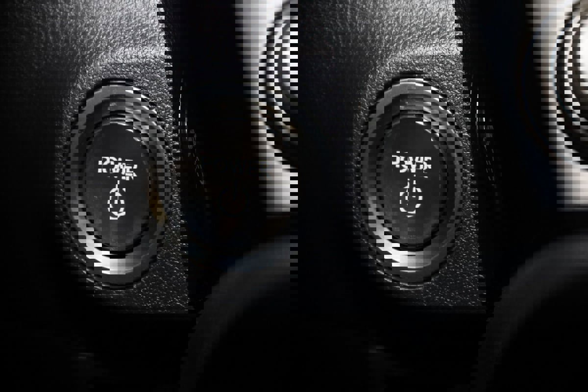 Used 2025 Lexus ES 300h F Sport w/ Accessory Package (Z1) image 31