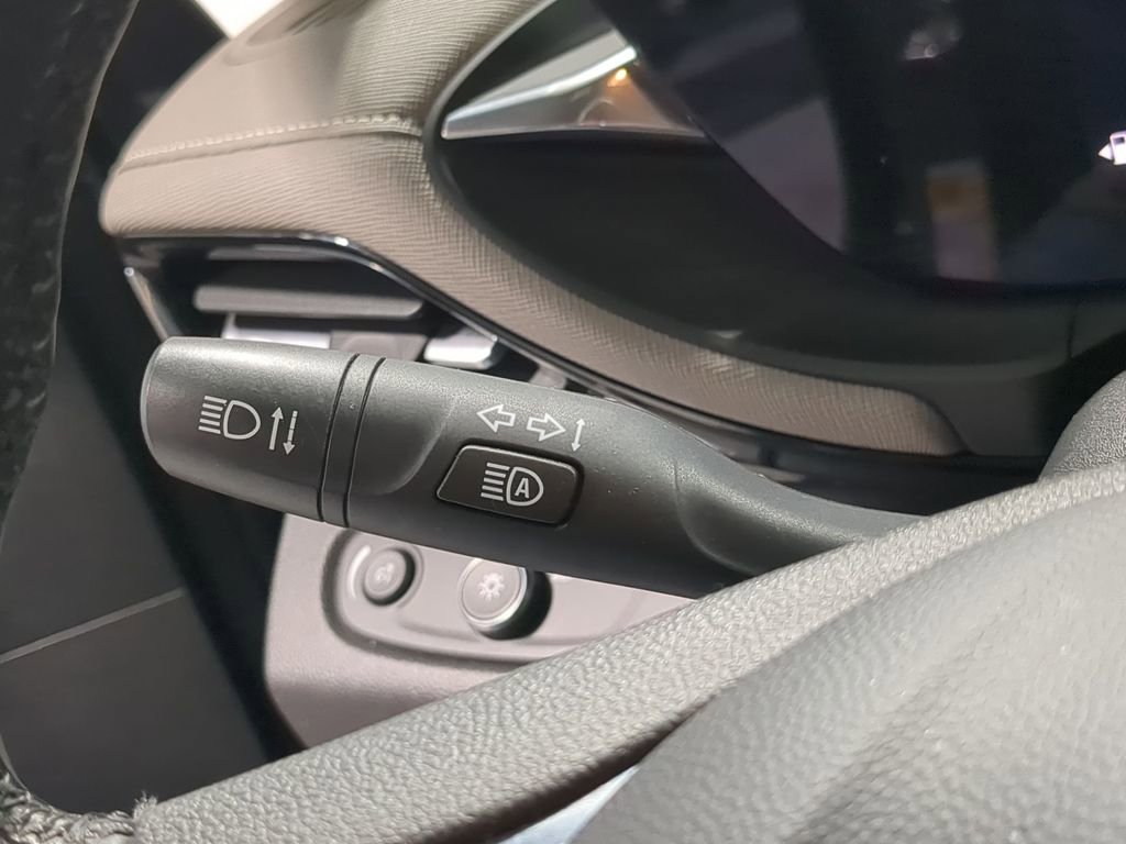 Used 2024 Buick Envista Avenir FWD image 32