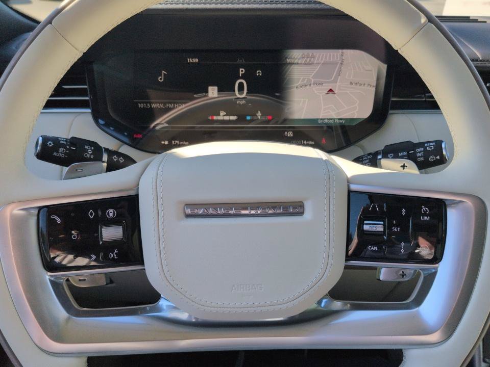New 2026 Land Rover Range Rover Long Wheelbase SE AWD/4WD image 17