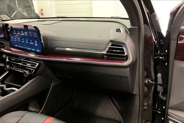 Used 2025 Chevrolet Traverse RS w/ LPO, Floor Liner Package AWD/4WD image 16