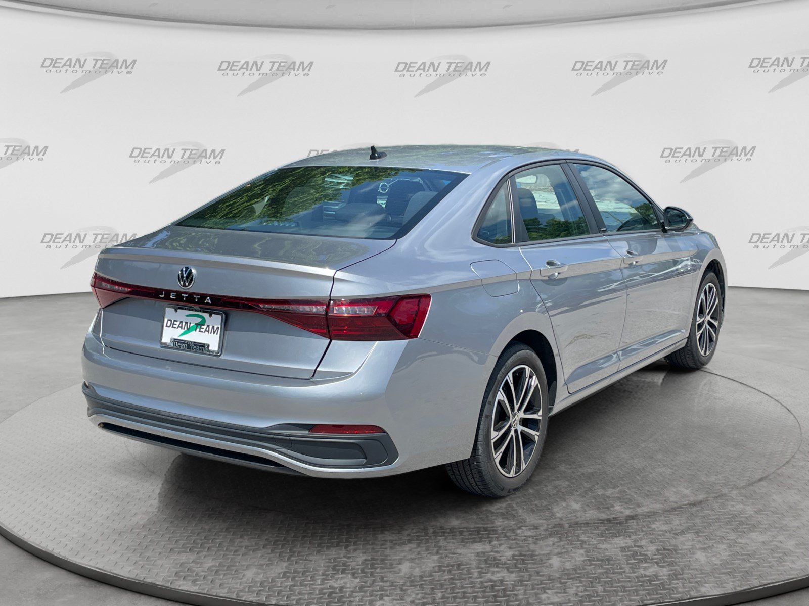 Used 2025 Volkswagen Jetta Sport FWD image 8