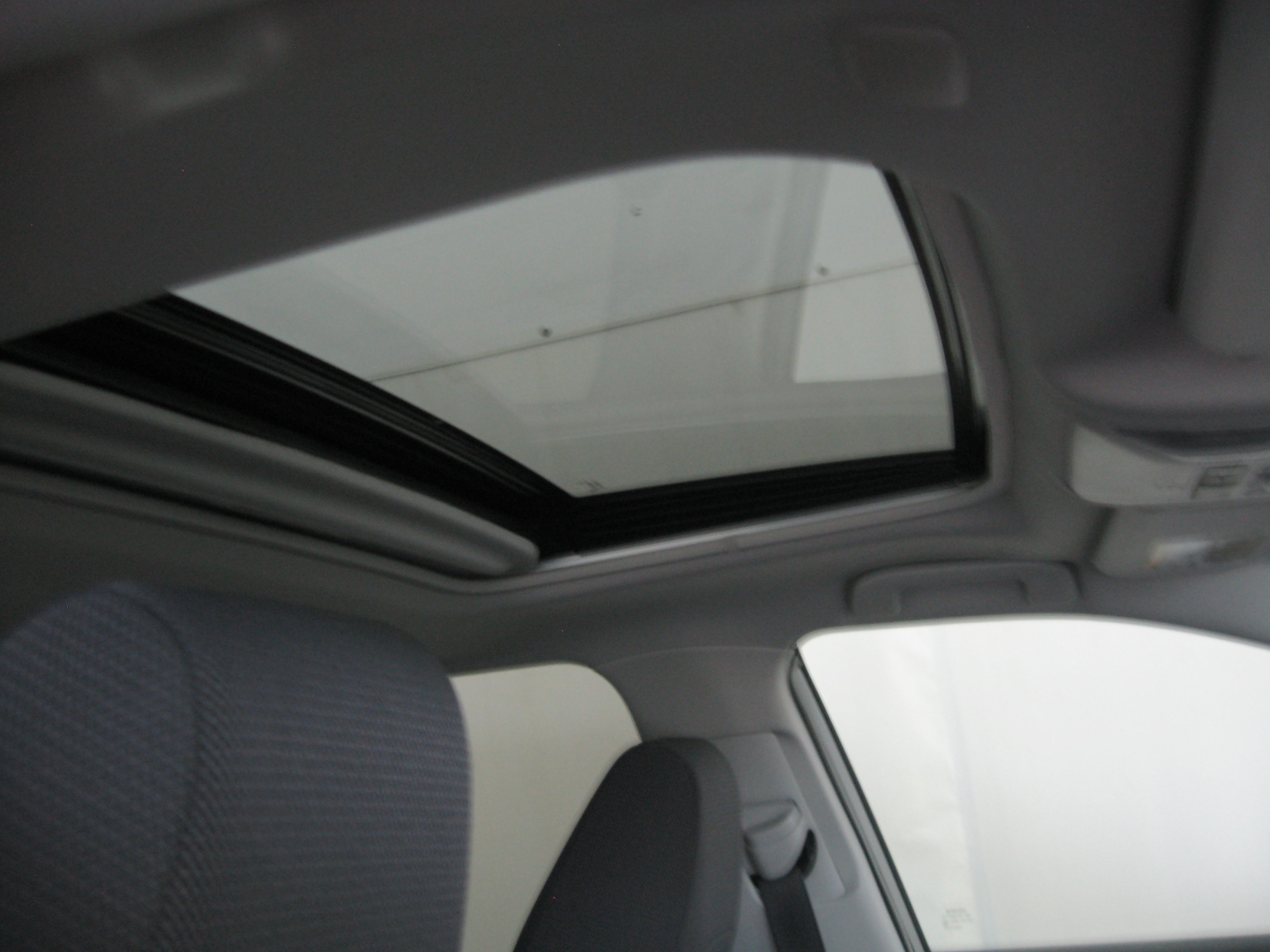 Used 2025 Toyota RAV4 XLE w/ Convenience Package AWD/4WD image 3