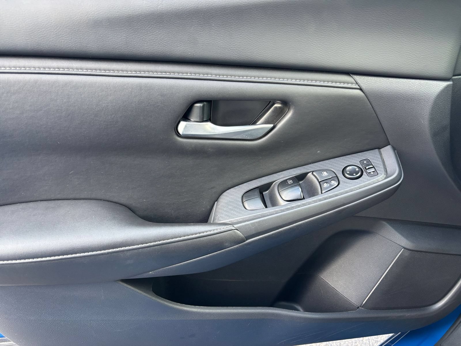 Used 2025 Nissan Sentra SV FWD image 15