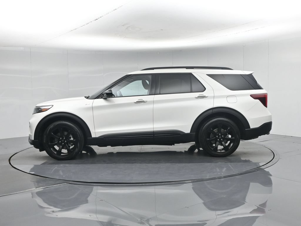 Certified 2023 Ford Explorer ST-Line w/ Class IV Trailer Tow Package RWD image 32