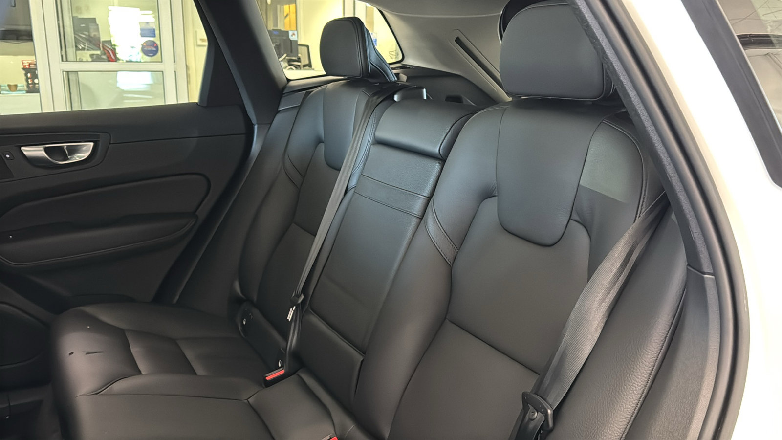 Used 2021 Volvo XC60 T5 Momentum w/ Protection Package Premier AWD/4WD image 25