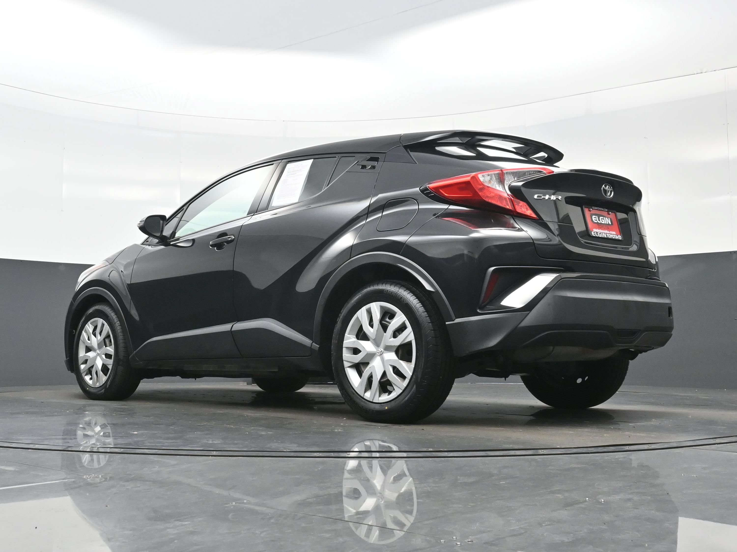 Used 2021 Toyota C-HR LE FWD image 28